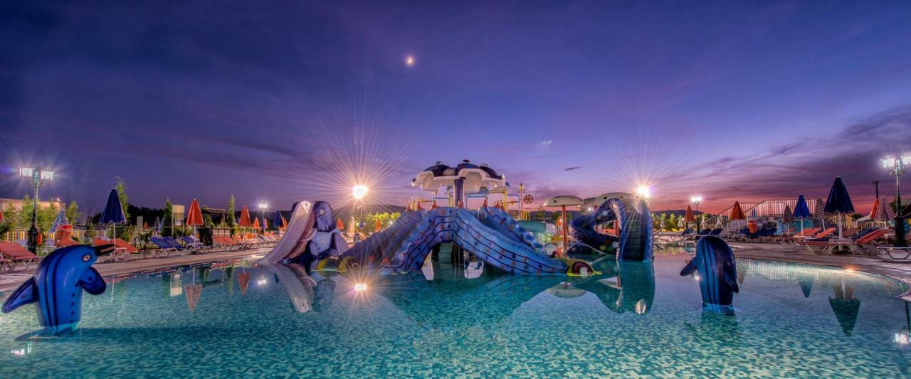 Caretta Beach Resort & Waterpark Каламакі Екстер'єр фото